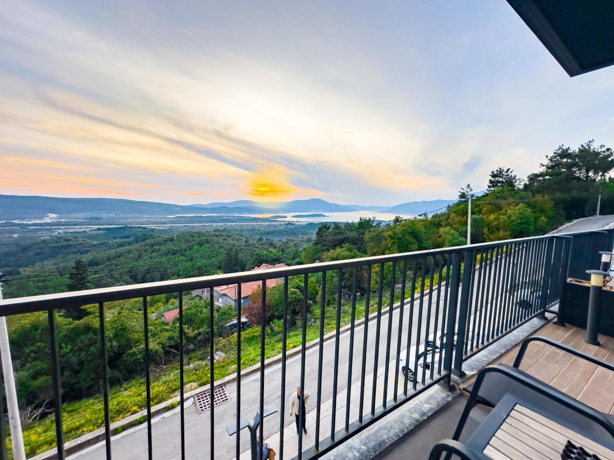 Bayview Hills Luxury Residences Tivat Extérieur photo